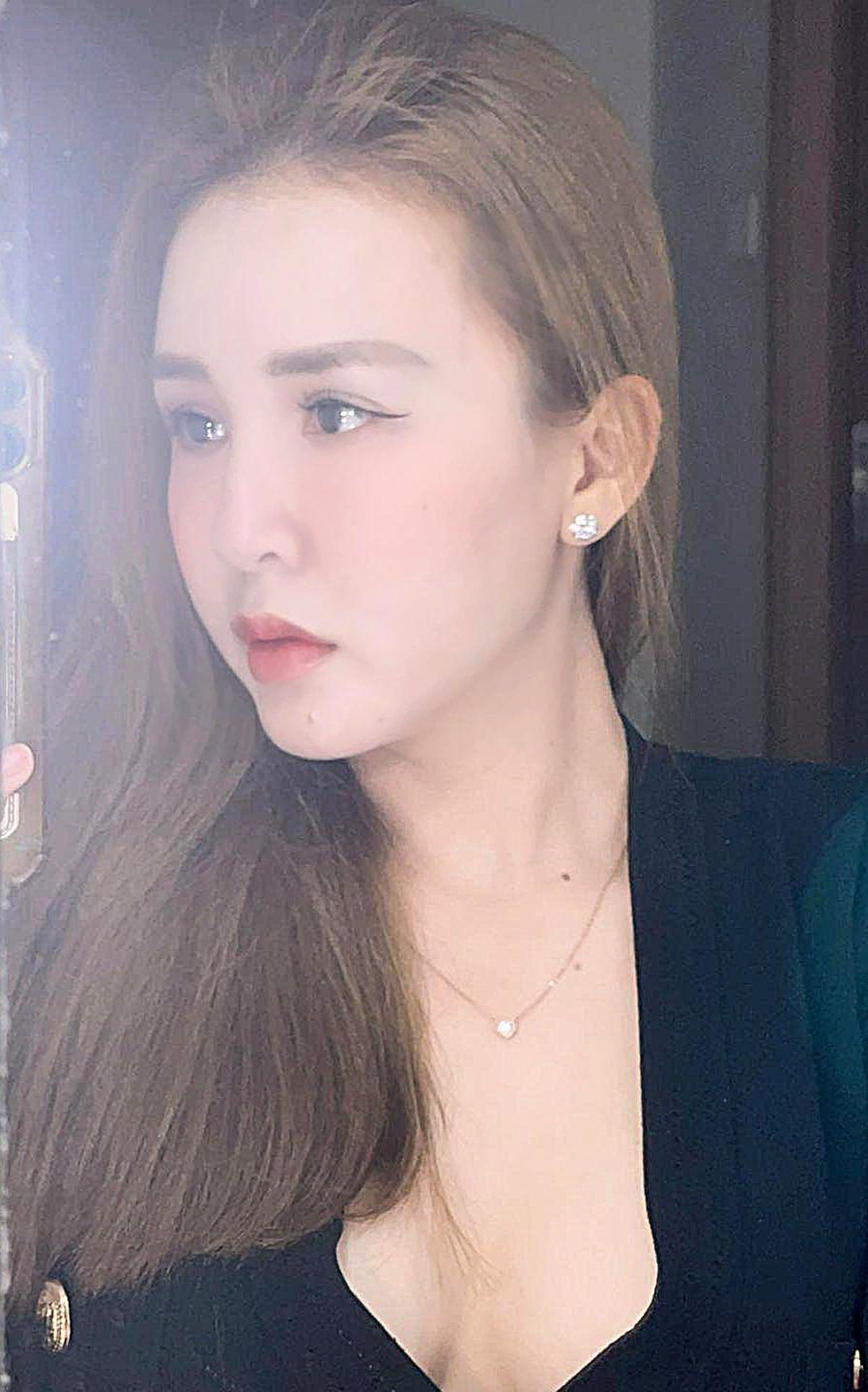 Asian Vietnam Girl Tattoo Selfie - DJ Kiều Max #jvI2Zfp5
