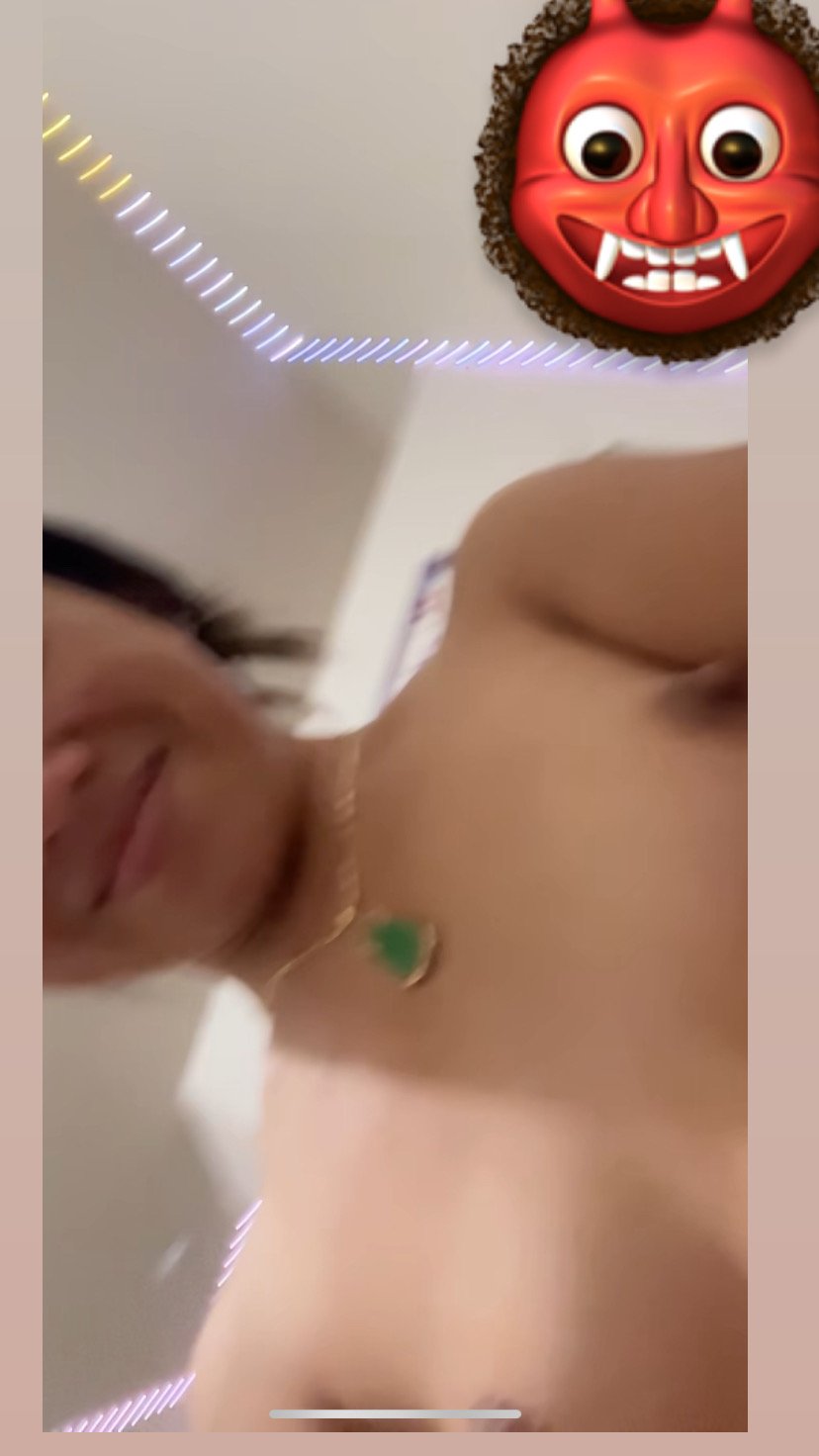 Viet showing tits on FaceTime #HX3dH5NE