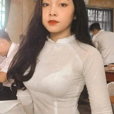 Vietnamese highschool student #MzZcfYM8