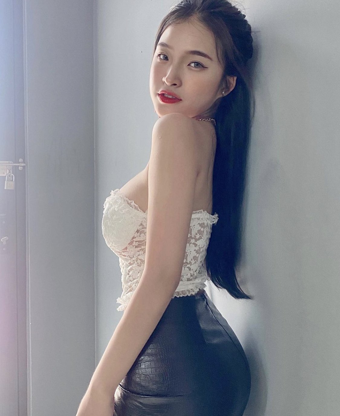 Hot thick Vietnamese Girl on social #AaQcAt7m