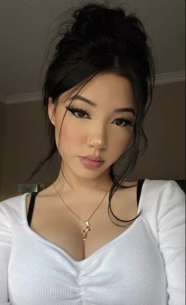 Viet Baddie Is A Naughty Slut Over Snapchat DMs #H3lM5KaX