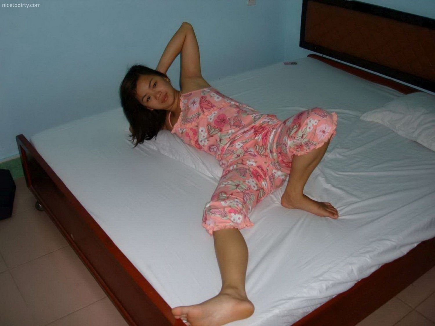 Vietnamese housewife pose nude for husband #jgL4YAD8