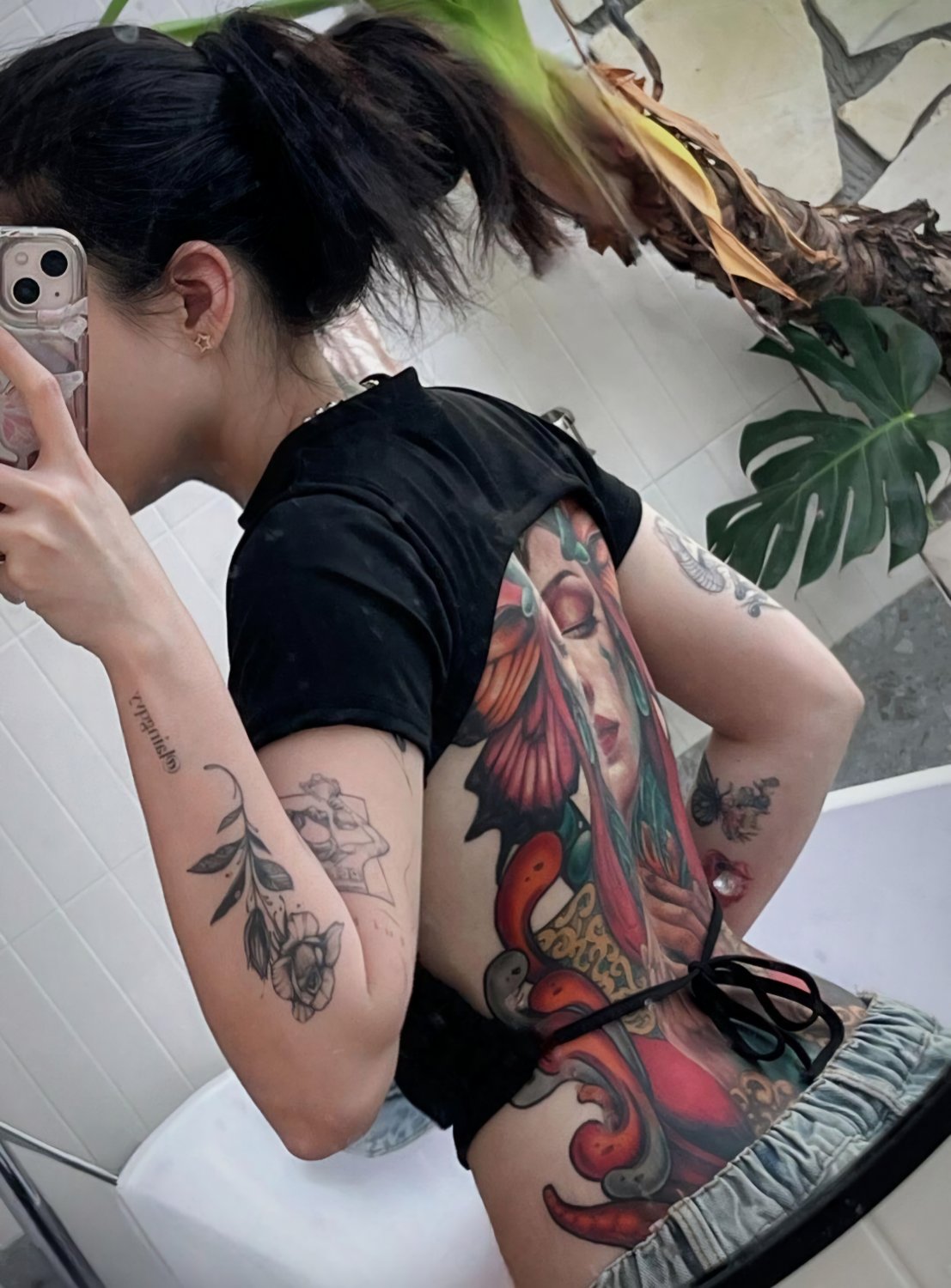 Asian Vietnam Girl Tattoo Selfie - Lại Nguyễn Quỳnh Vy #x7K1yyMI